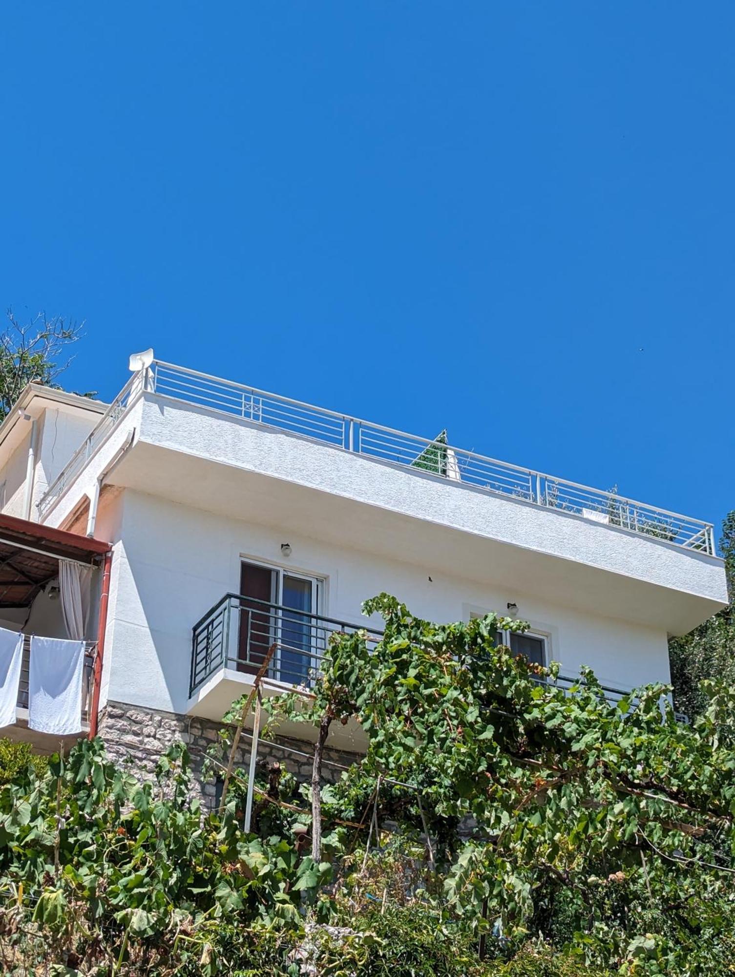 Guesthouse Panorama Nivice Sarandë Exteriör bild